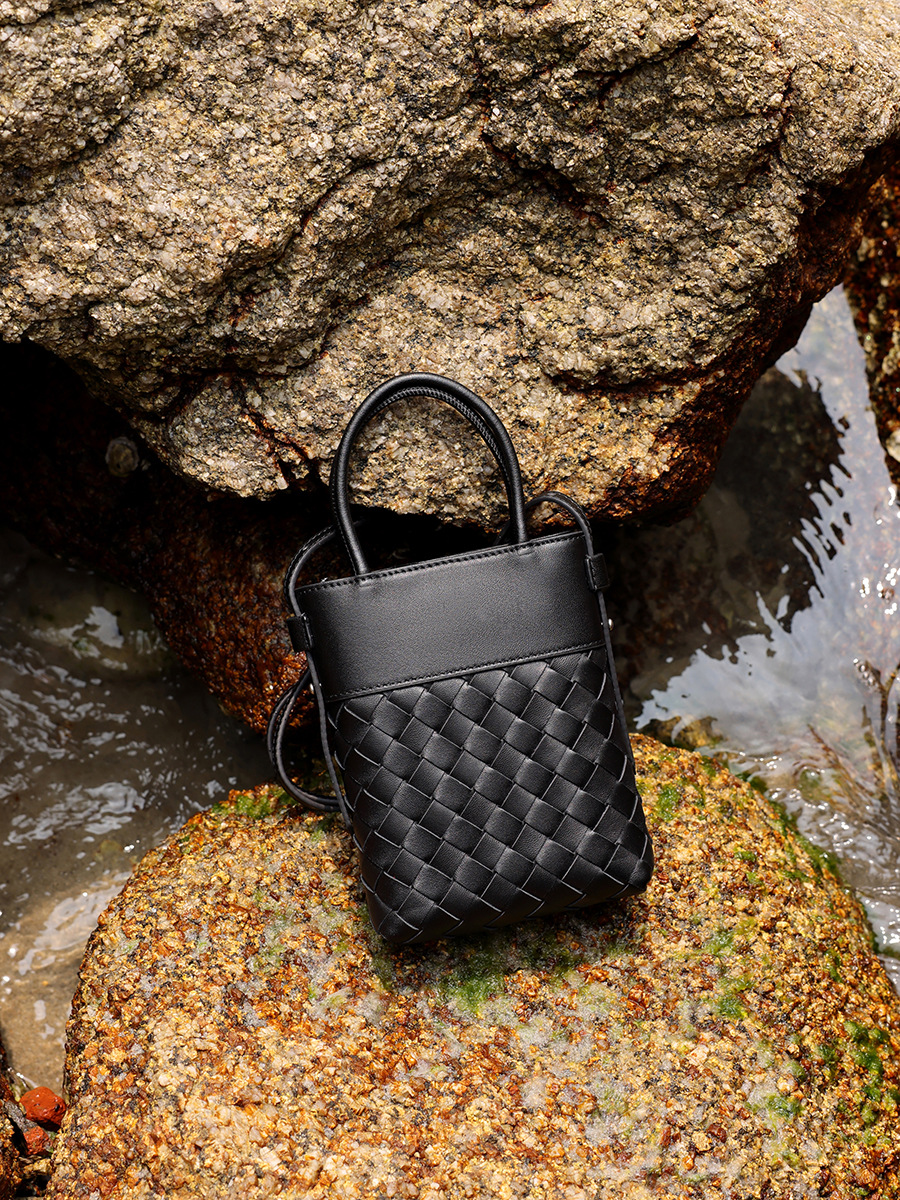 Chinese-Style Beaded Chain Pleated Crossbody — Oil-Wax Two-Colour view 5