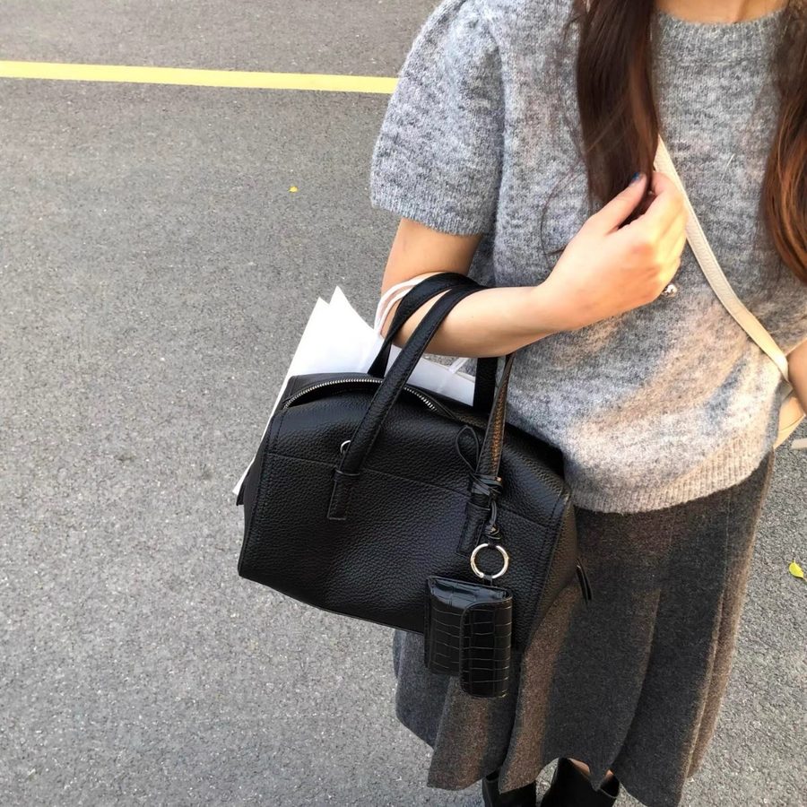 Large-Capacity Boston Pillow Crossbody Bag view 3