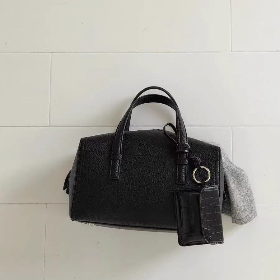 Large-Capacity Boston Pillow Crossbody Bag view 4
