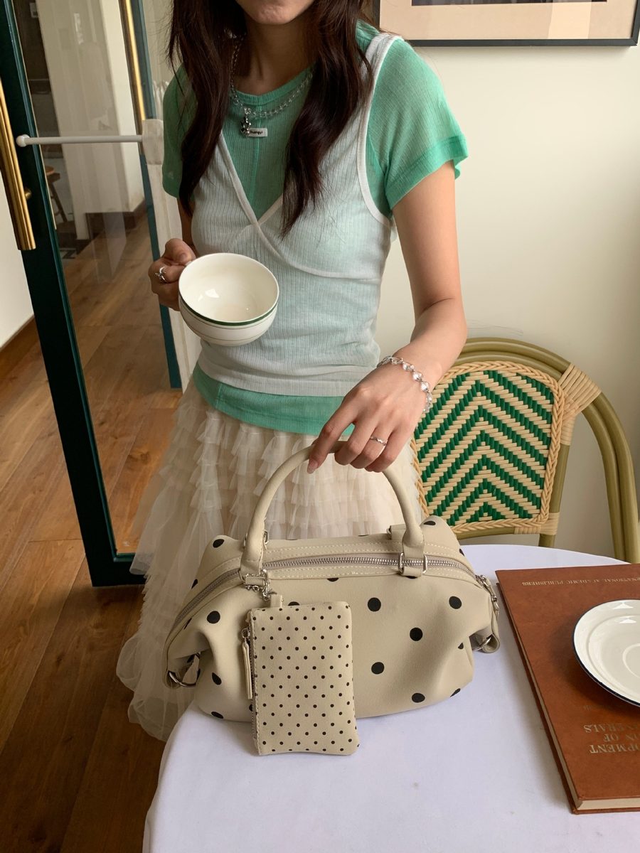 Punktmuster Kissenform Boston Crossbody Bag view 6