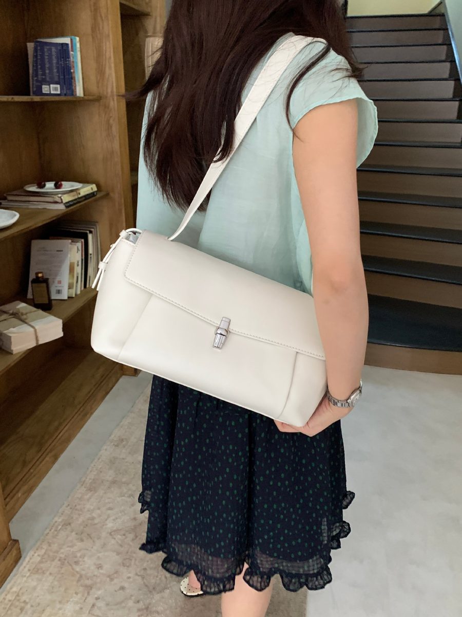 Flap Tote Bag Large Crossbody Minimalist view 7
