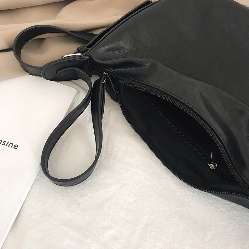 Soft Crossbody Bag Dark Minimalist Casual view 3