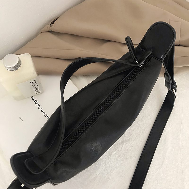 Soft Crossbody Bag Dark Minimalist Casual view 4