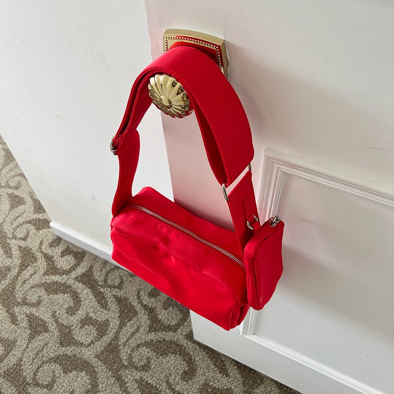 Red Toast Square Crossbody Underarm Bag view 4