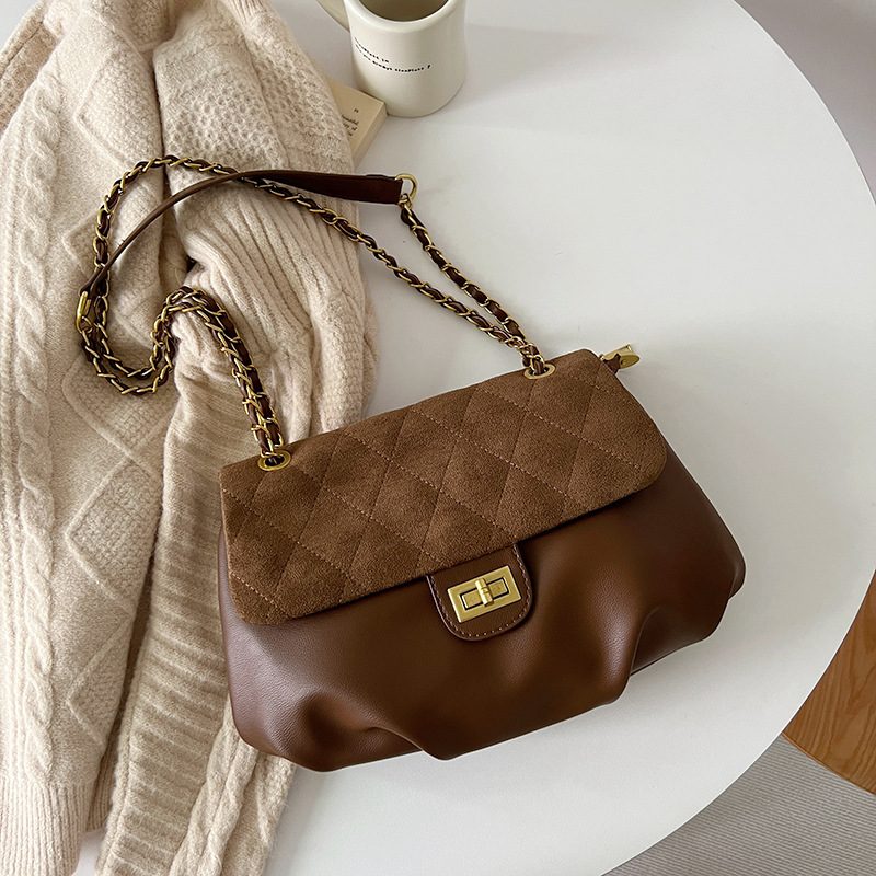 Large Chain Underarm Crossbody Bag view 6