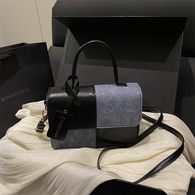Minimalist Color Block Small Square Crossbody Bag view 4