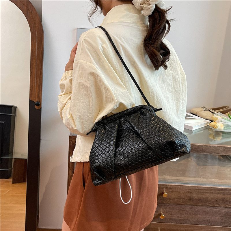 Woven Texture Top-Handle Shell Crossbody Bag view 4