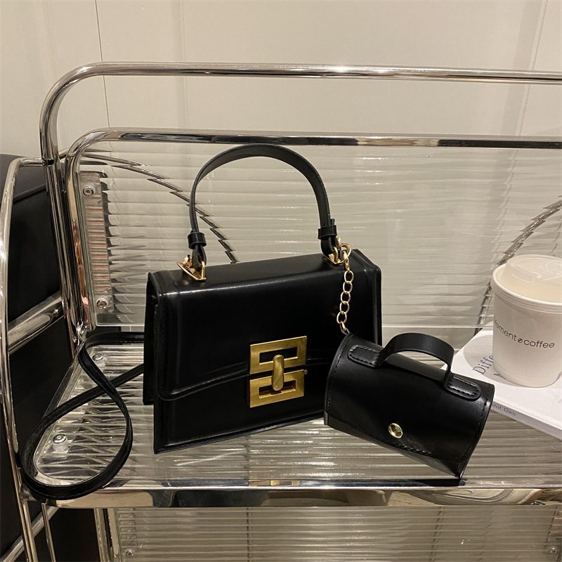 Minimalist Light Luxury Crossbody Shoulder Bag view 3
