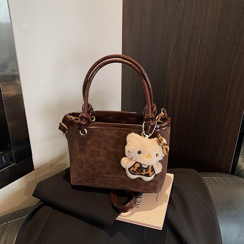Vintage Matte Top-Handle Underarm Tote Bag view 4
