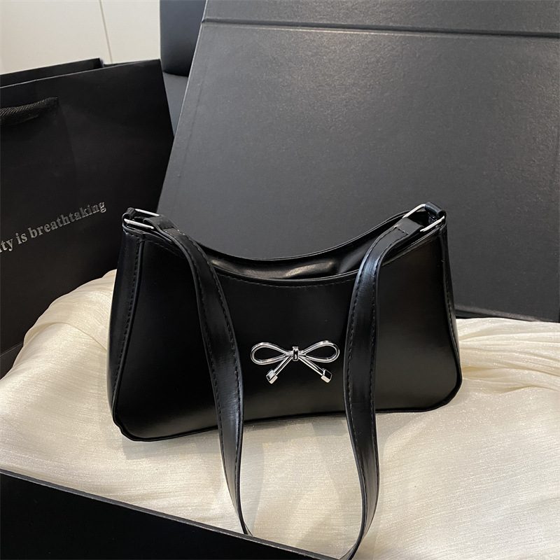Tas Bahu Selempang Bawah Lengan Warna Solid view 2