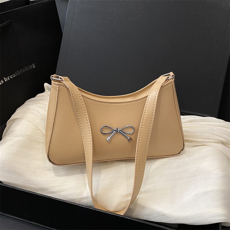 Tas Bahu Selempang Bawah Lengan Warna Solid view 3