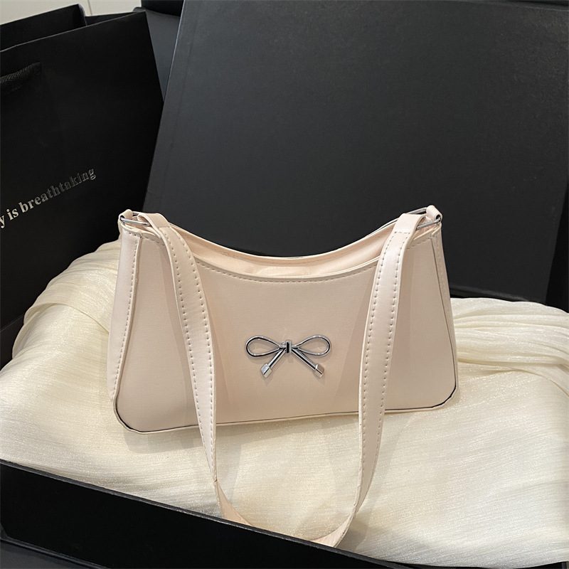 Tas Bahu Selempang Bawah Lengan Warna Solid view 4