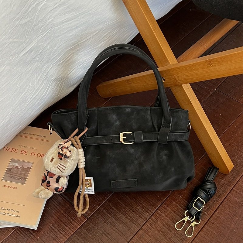 Light Luxury Minimalist Crossbody Bag view 4