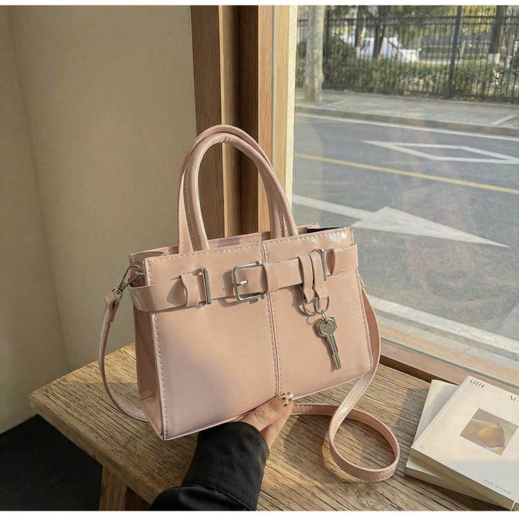 Tas Crossbody Handle Atas Gesper Sabuk view 2