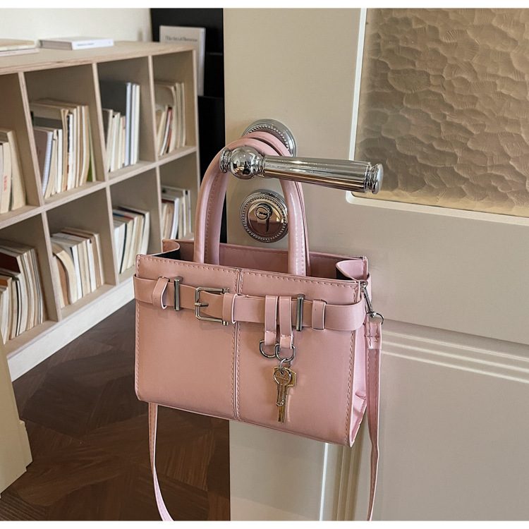 Tas Crossbody Handle Atas Gesper Sabuk view 3