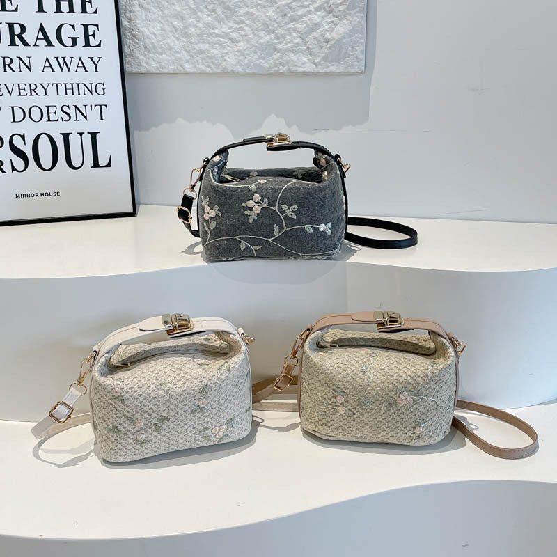 Elegant Light Luxury Crossbody Bag