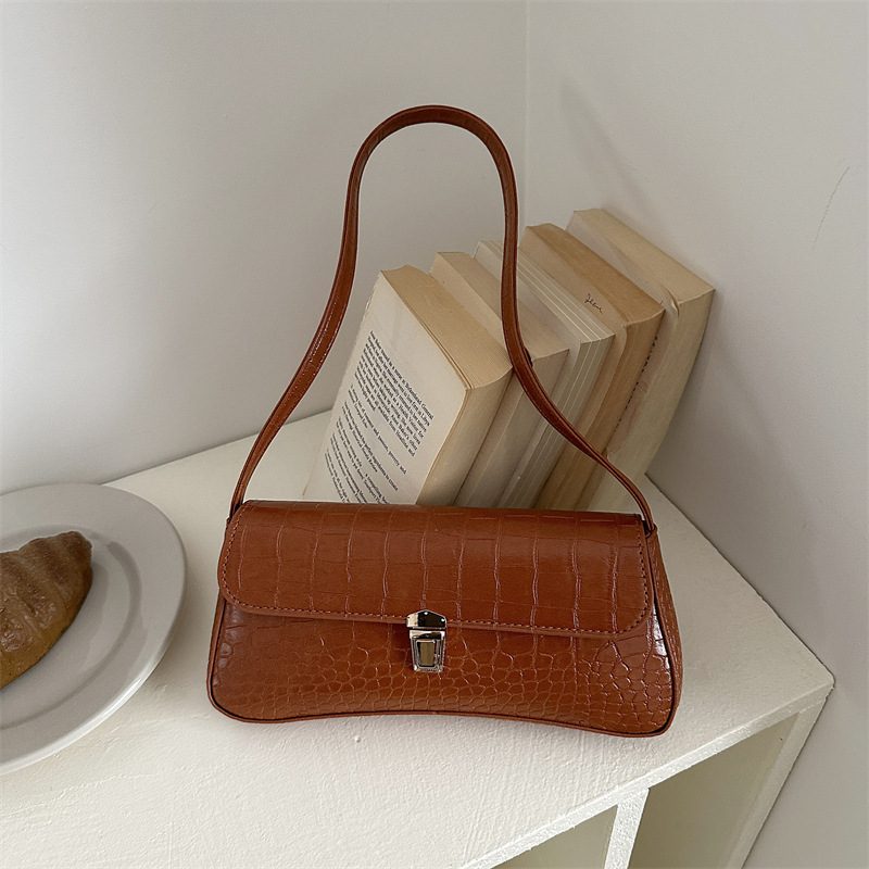 Retro Minimalist Chic Shoulder Underarm Crossbody Bag view 2
