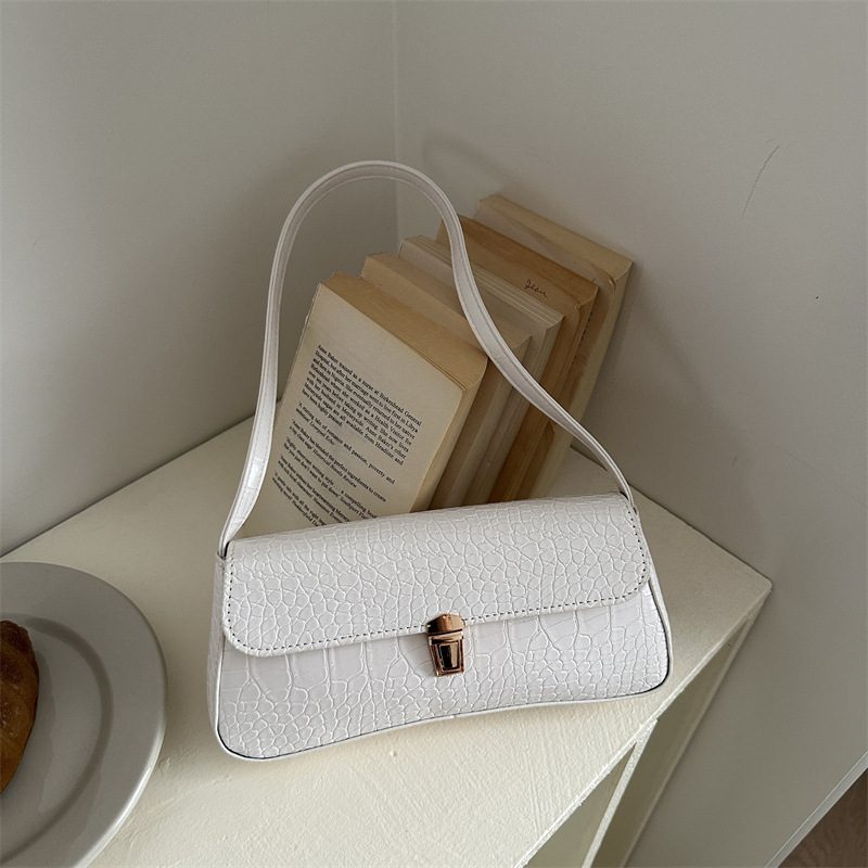 Retro Minimalist Chic Shoulder Underarm Crossbody Bag view 3