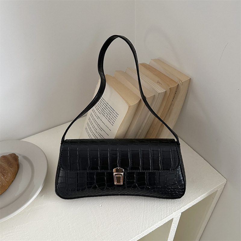 Retro Minimalist Chic Shoulder Underarm Crossbody Bag view 4