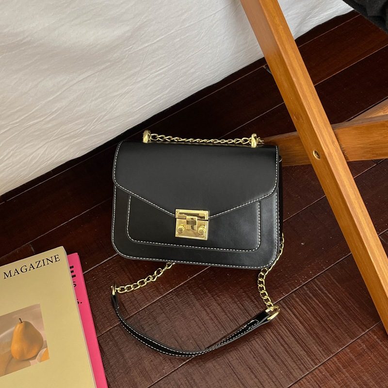 Retro Quilted Chain Shoulder Crossbody Square Bag view 2