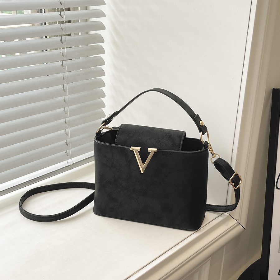 Minimalist Solid Textured Shoulder Crossbody Bag view 4