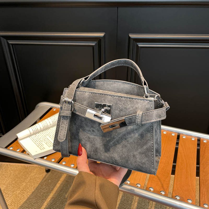 Retro Minimalist Top-Handle Shoulder Square Bag view 4