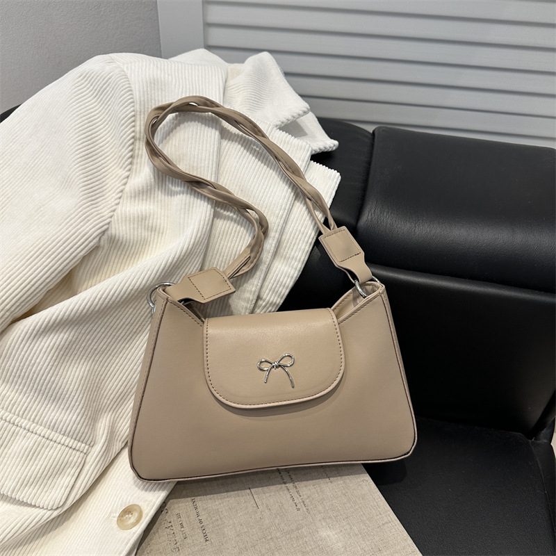 Tas Kotak Selempang Bahu Ketek Retro dengan Pita view 4