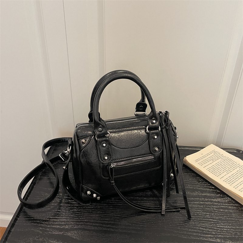 Minimalist Shoulder Crossbody Bag view 3