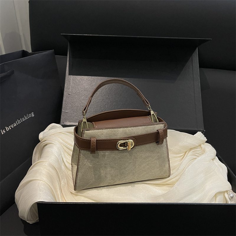 Vintage Light Luxury Shoulder Crossbody Bag view 2