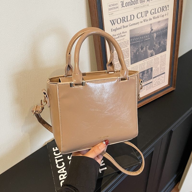 Minimalist Large Capacity Square Crossbody Bag view 3