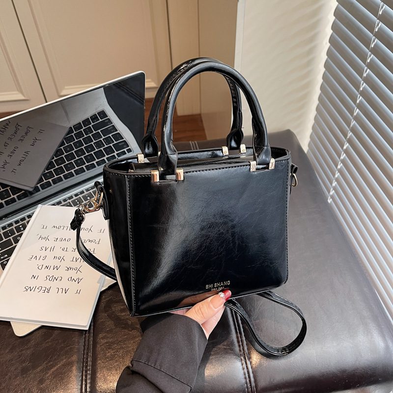 Minimalist Large Capacity Square Crossbody Bag view 4