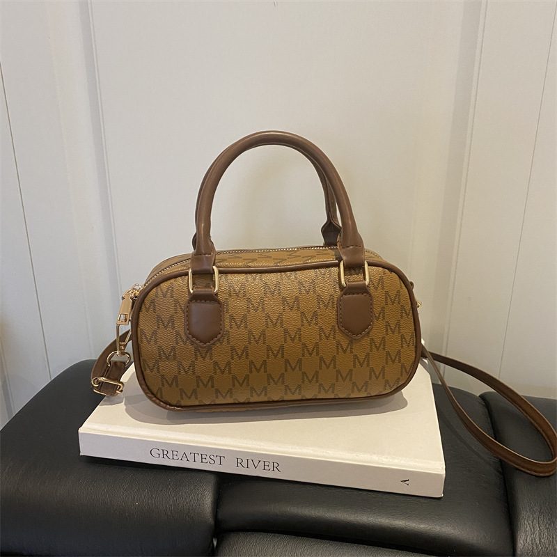 Sac bandoulière monogramme view 4