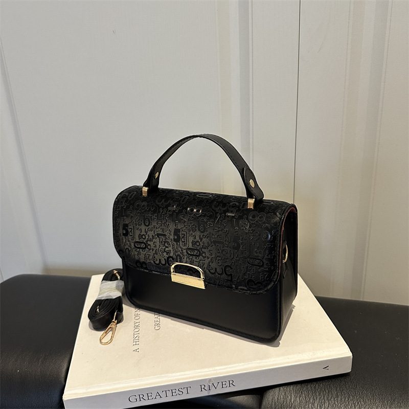 Tas Selempang Bahu Kotak Quilted view 3