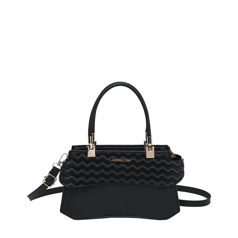 Tas Selempang Bahu Minimalis Bertekstur view 6