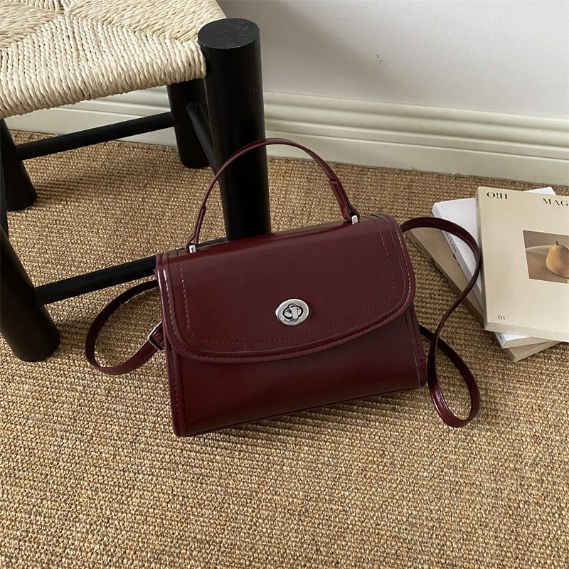 Minimalist Small Square Crossbody Shoulder Bag view 3