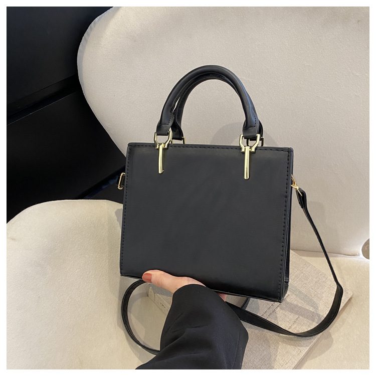 Stitched Minimalist Crossbody Shoulder Bag view 2