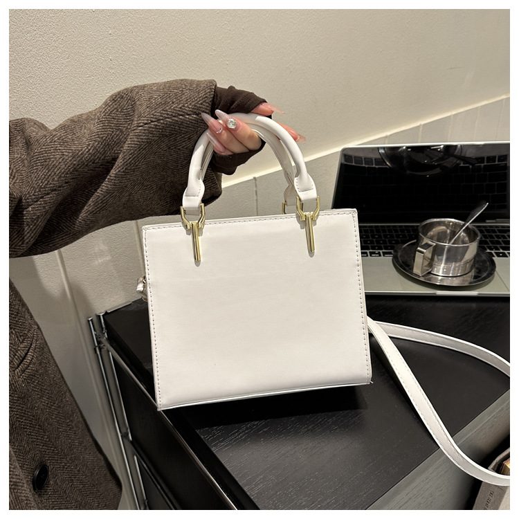 Stitched Minimalist Crossbody Shoulder Bag view 3
