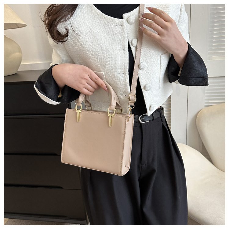 Stitched Minimalist Crossbody Shoulder Bag view 4