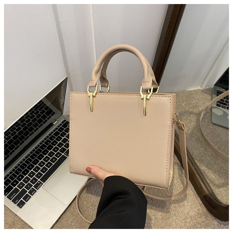 Stitched Minimalist Crossbody Shoulder Bag view 9