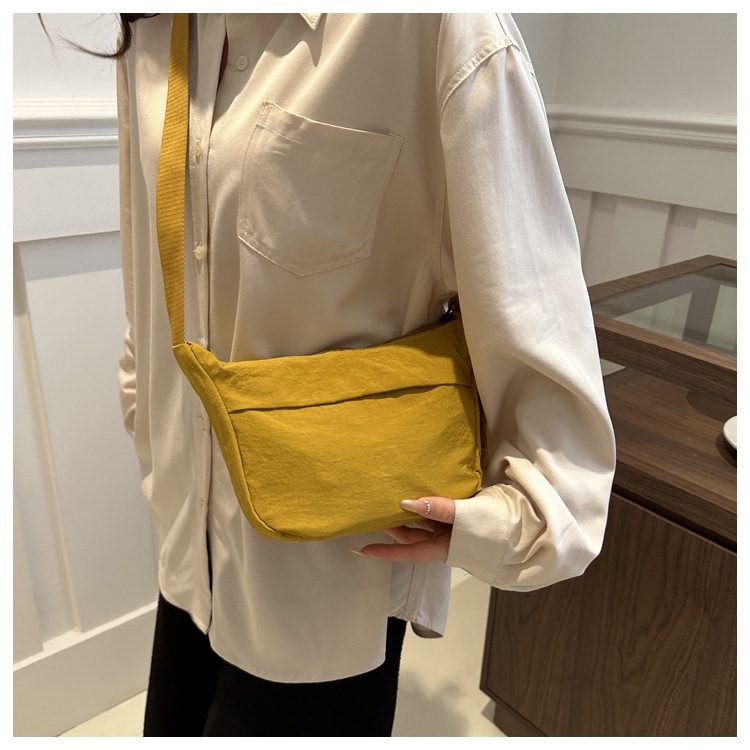 Minimalist Solid Color Crossbody Bag view 4