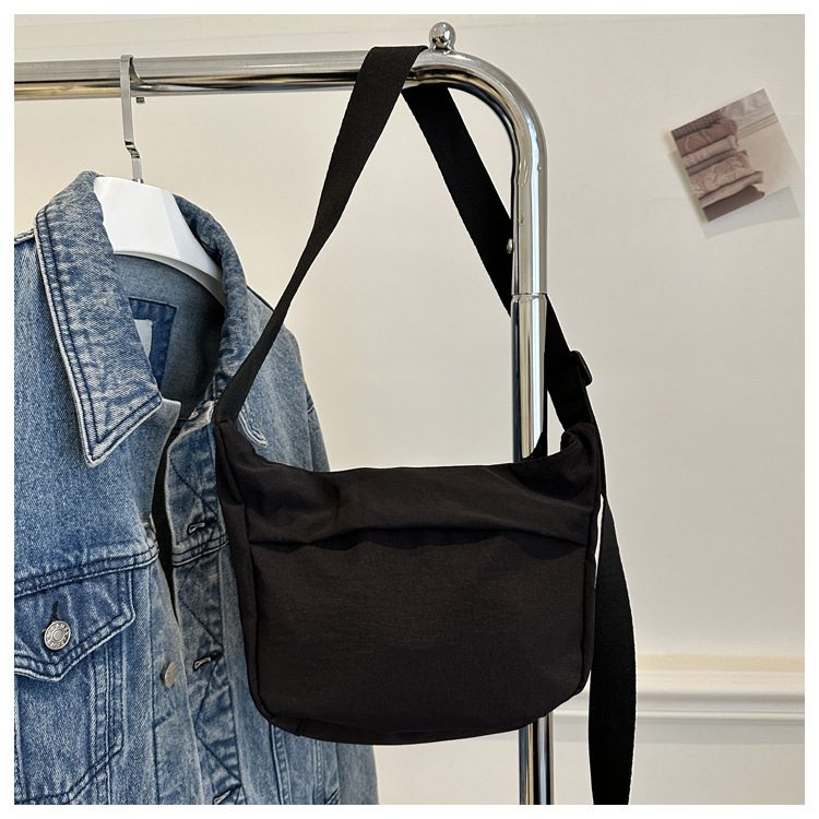 Minimalist Solid Color Crossbody Bag view 6