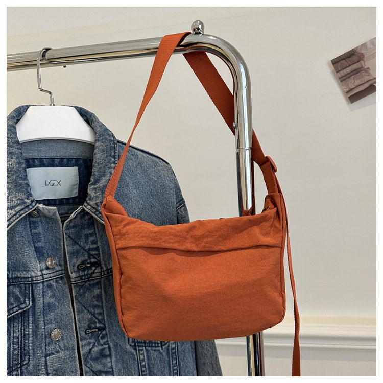 Minimalist Solid Color Crossbody Bag view 9
