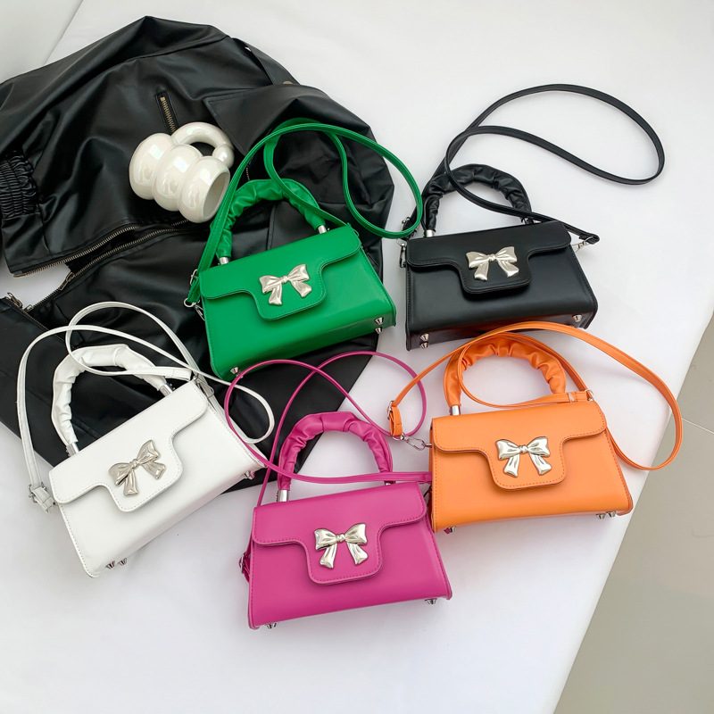 Bow Mini Square Chain Crossbody Bag