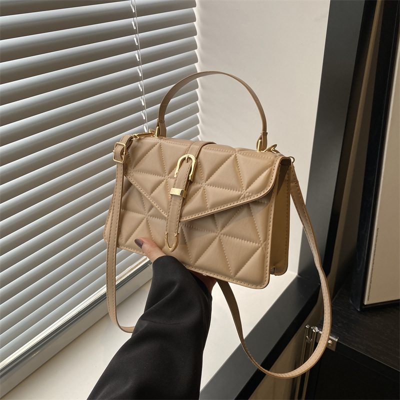 Tas Selempang Gagang Atas Minimalis view 2