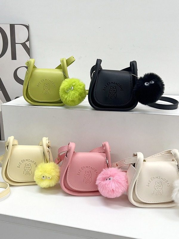 Minimalist Saddle Crossbody Top-Handle Bag