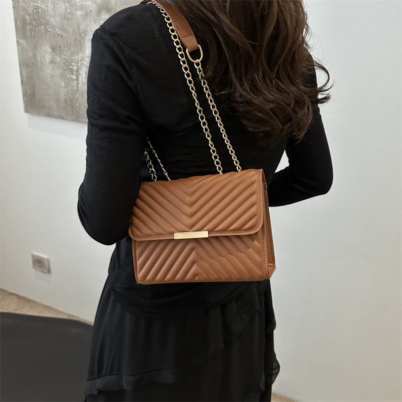 Chain Strap Square Crossbody Bag view 4