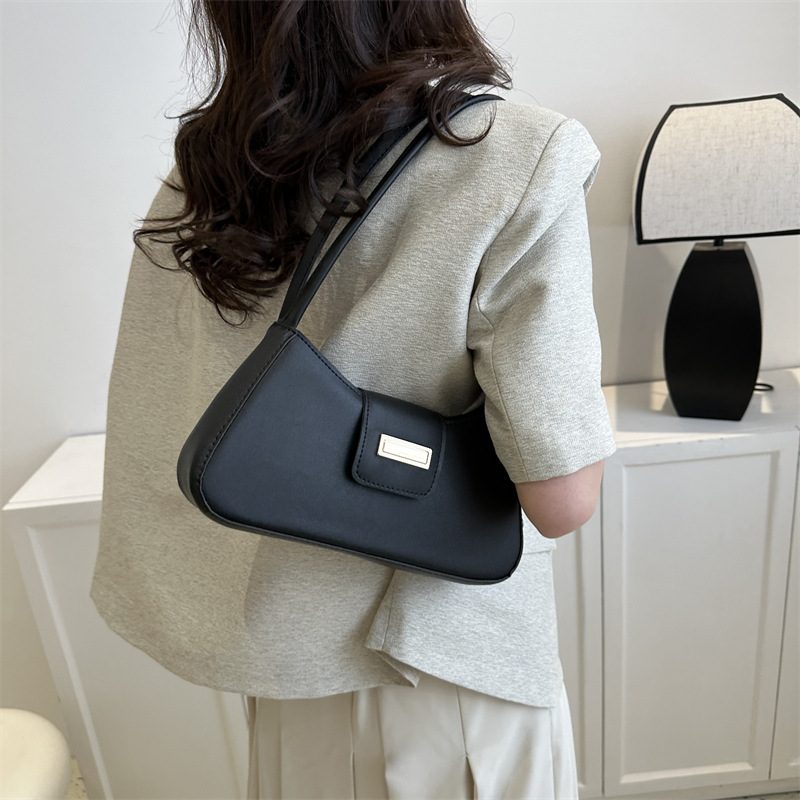 French Style Solid Color Baguette Shoulder Bag view 3