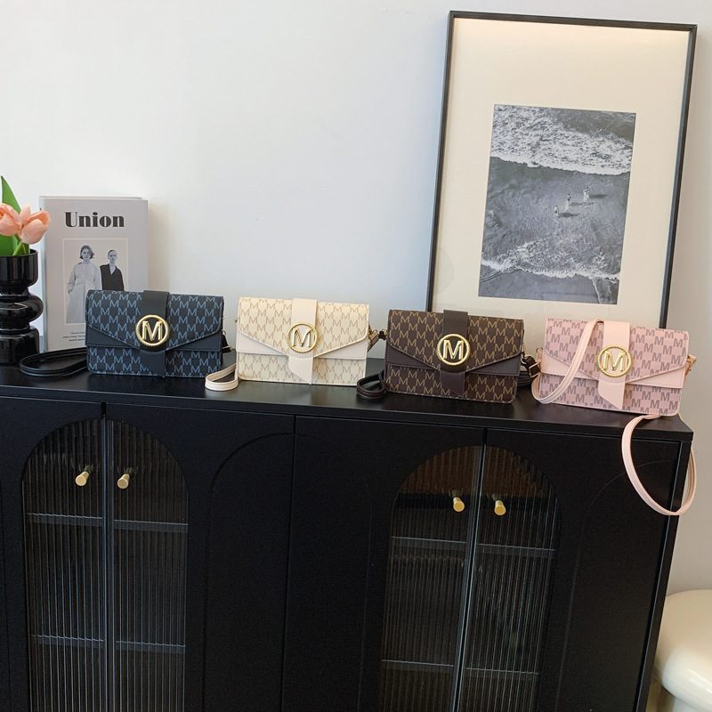 Letter Print Small Square Shoulder Bag
