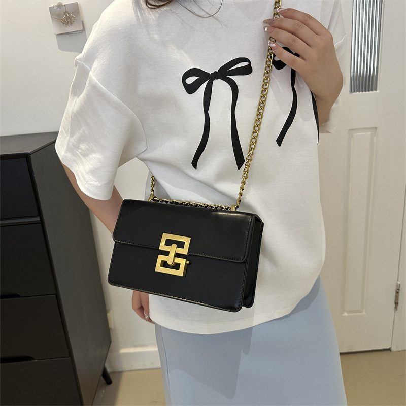 Chain Strap Small Square Shoulder Bag view 3
