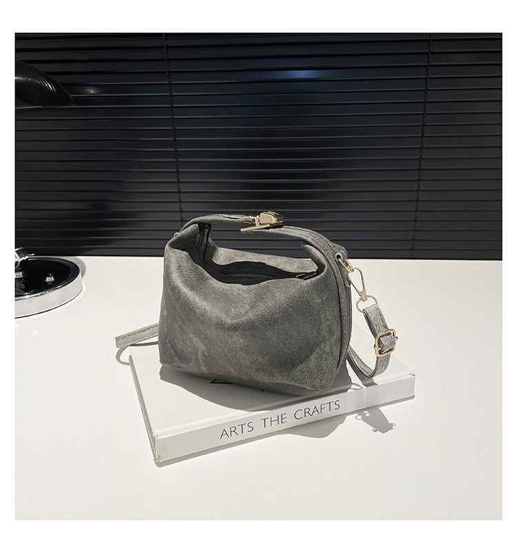Minimalist Top-Handle Crossbody Square Bag view 10